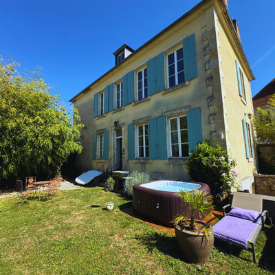 Maison de caractère avec jardin à Donzy